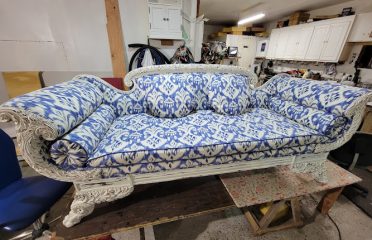 SIGNATURE UPHOLSTERY & DESIGN
