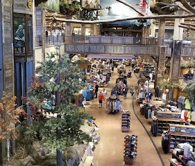 Bass Pro Shops/Cabela’s Boating Center