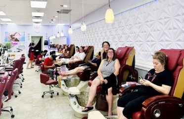 Lucky 7 Nails & Spa