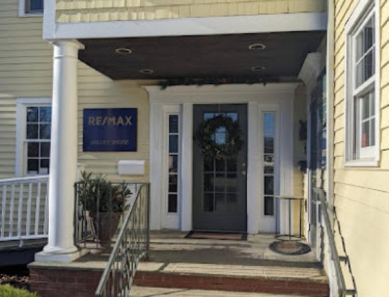 RE/MAX Valley Shore
