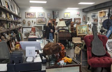 Blueberry Hill Antiques & Estate Auctions