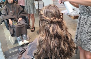 Pure Platinum A Hair Studio