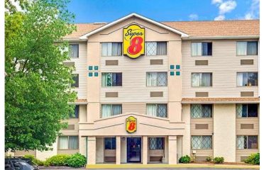 Super 8 by Wyndham Stamford/New York City Area