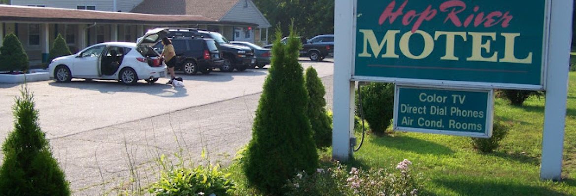 Hop River Motel