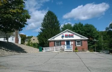 REMAX Realtor: Lindsey Niarhakos