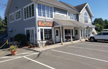Roberto’s Real American Tavern