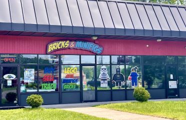Bricks & Minifigs Southington
