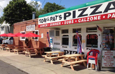 Tom & Pat’s Pizza