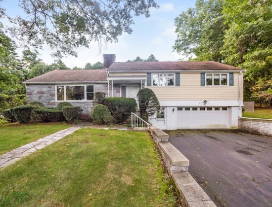 Lorrie Maiorano, Real Estate Broker @ Calcagni Real Estate   CT Smart Homes