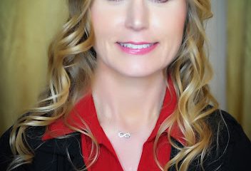 Dr. Kristin Ljungberg