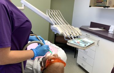 Dentist in Stamford CT – Supreme Dentist Stamford – Dental Implant Specialist and Emergency Dentist