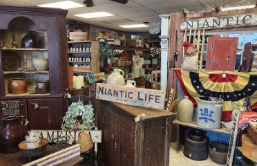 Olde Red Saltbox