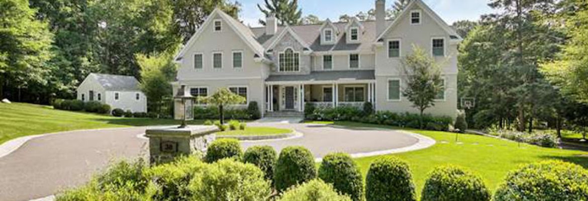Jaclyn Picarillo Unique & Luxury Properties | Higgins Group Forbes Global Properties