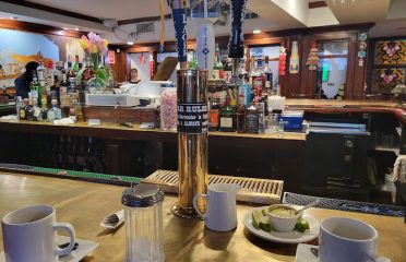 La Mitad del Mundo Bar-Restaurant