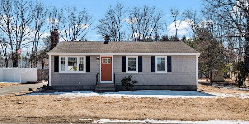 Amy Bartolucci, Realtor