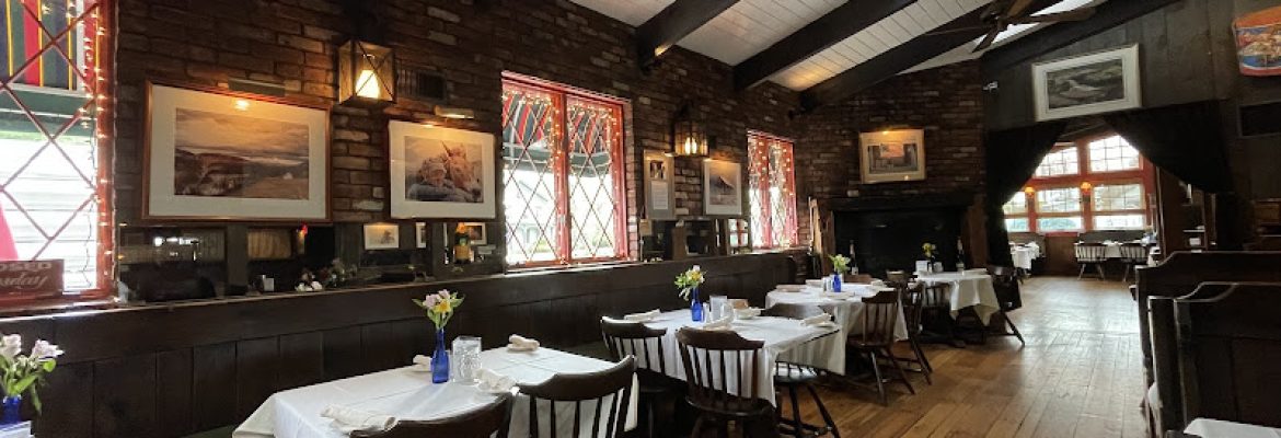 Fife ‘n Drum Restaurant & Inn