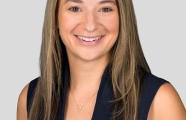 Emily Michaud at CrossCountry Mortgage