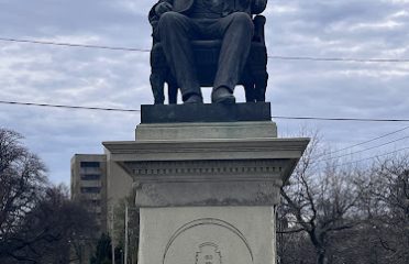 P.T. Barnum Statue
