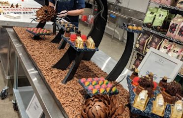 A.T.Y. Confections Bar & Bonbons Presented by Grey Goose ®️
