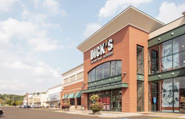 The Shops at Farmington Valley