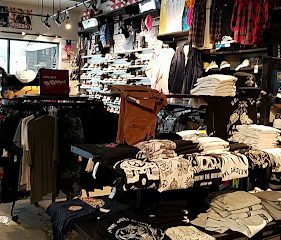 Zumiez