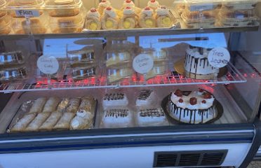El Molcajete Bakery & Deli