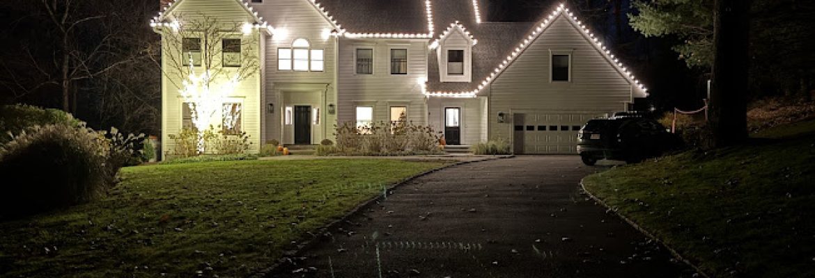 Aran Holiday Lighting