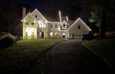 Aran Holiday Lighting
