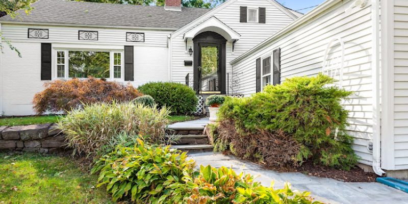 Lisa Ogren @ Berkshire Hathaway HomeServices New England Properties