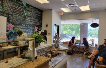 Blender Bar Maplecroft/Stop & Shop Plaza