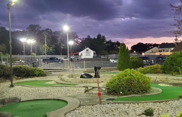 Putters Paradise Mini Golf