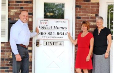 Vicki Clark Real Estate Broker CT-MA