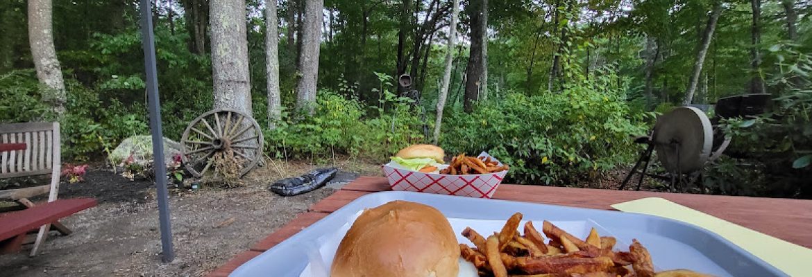 Frog Rock Summer Shack