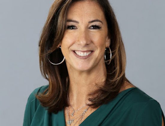 Dawn Rousseau, Connecticut Real Estate Agent, Showcase Realty, Inc.