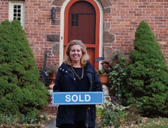 Beth Barry Brown Realtor, William Raveis