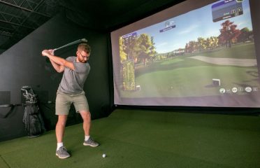 Happy’s Indoor Golf