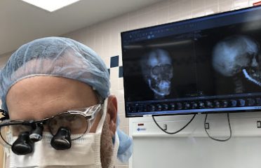 Dr. Derek Steinbacher
