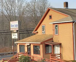 Naugatuck Motor Lodge
