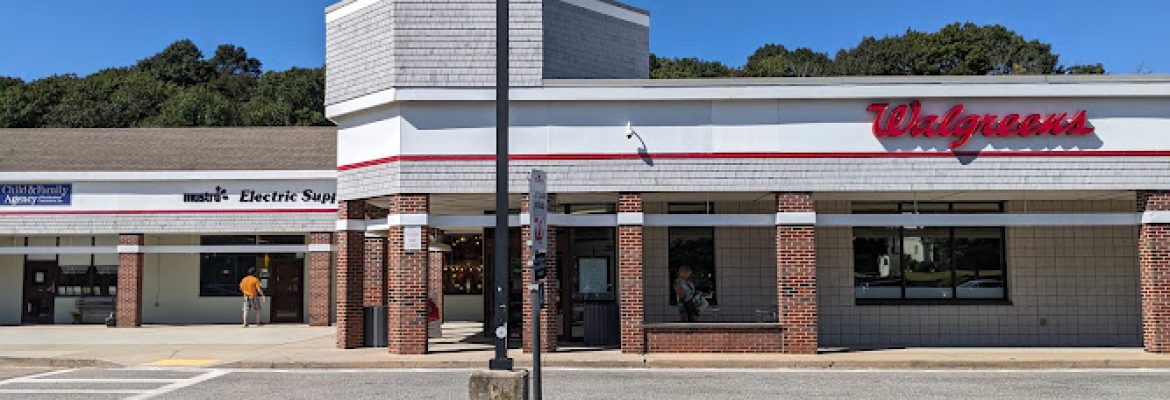 PAWCATUCK SHOPPING CENTER