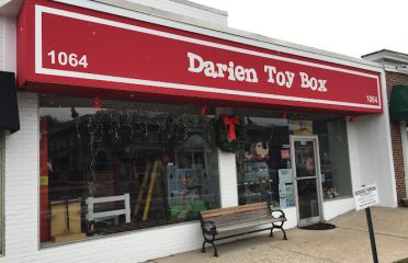 Darien Toy Box