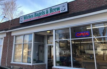 DeRocco’s Wiches Bagels and Brew