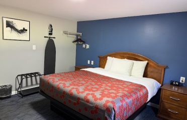 Chaplin Inn & Suites