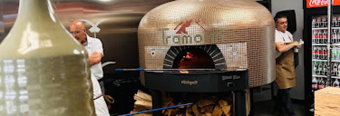 Tramonti Pizzeria: Forno a Legna