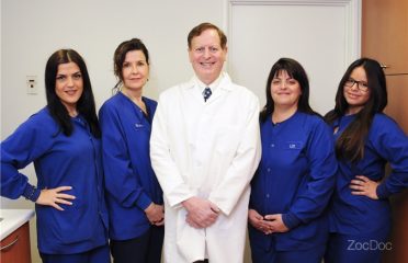 Danbury Smiles – George L Landress, DDS, MAGD
