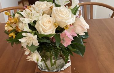 Mae Flower and Gift Shop