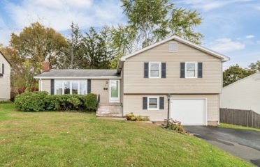 Noora Brown, Realtor