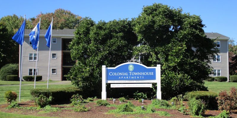 Colonial Townhouse Apartments