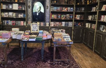 Alice’s Little Haunted Bookshop