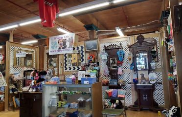 Flea Market at the Crossing