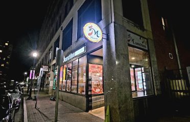 MUNCHIES Chicken & Shawarma